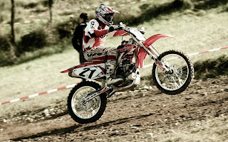 racing on dirt hd photo