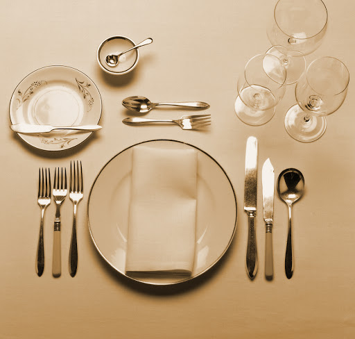 Interior Essence: Table Setting for the Holidays