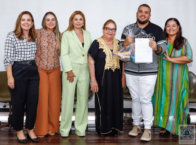 Primeira-dama da Paraíba participa de entrega de alimentos arrecadados no 39° Salão do Artesanato Paraibano