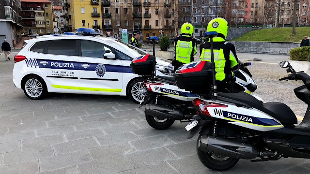 Presentación de los nuevos vehículos de alquiler de la policía local