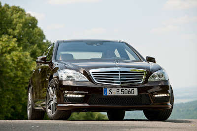 2011 Mercedes-Benz S63 AMG Front View