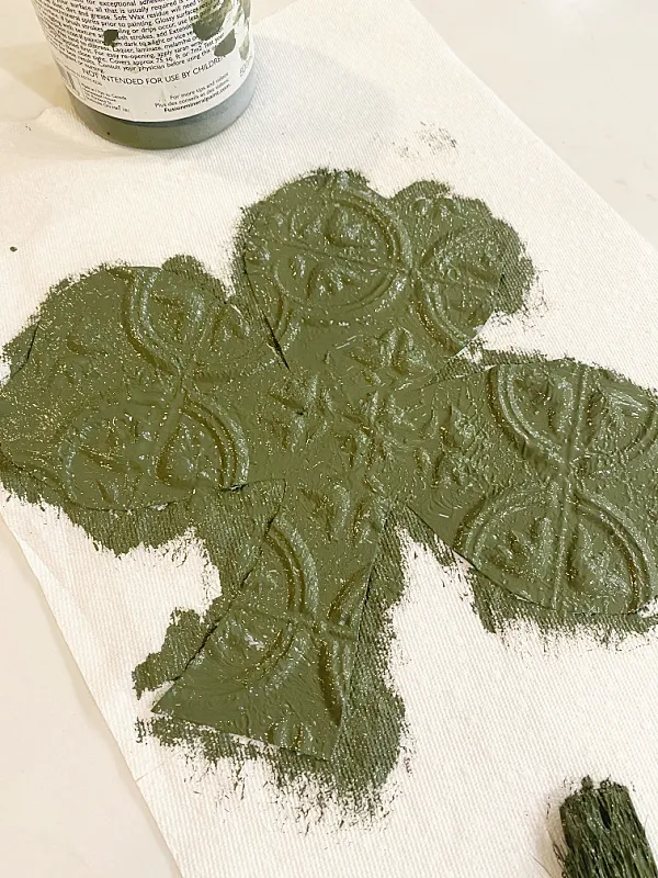 textured paint on shamrock