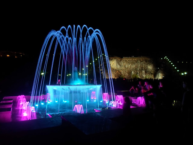 Площадь Исмоила Сомони, поющие фонтаны, водопад, Душанбе, Таджикистан