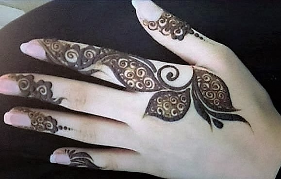 Latest Finger design mehndi for wedding.