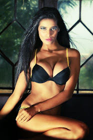 Poonam Pandey latest hottest photoshoot in bikini, Poonam Pandey latest images in bikini