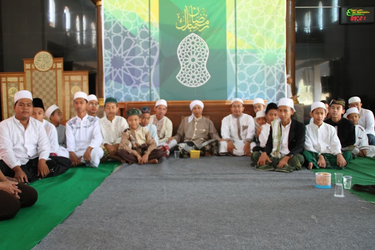 Ulama Cirebon Buya Yahya Gelar Open House Idul Fitri 