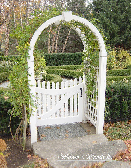 Garden Arbor With Gate6