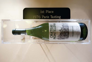 A bottle of the 1973 Chardonnay from Château Montelena in the Smithsonian recognizing it wining first place in the 1976 Judgement of Paris wine tasting.