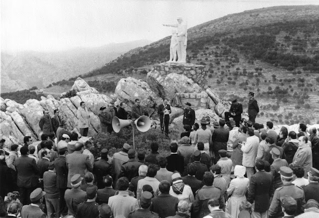 Acto de conmemoración del Centenario de la creación de la Guardería Forestal del Estado en El Burgo (1977). Fuente: Archivo provincial de la Delegación Territorial de la CAGPDS en Málaga (gracias a D. José Montes Rincón).