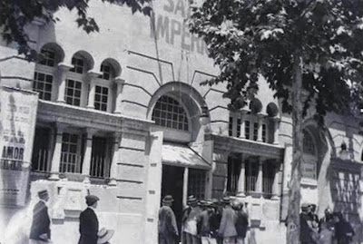 Fachada y entrada principal del Teatro de la Sala Imperio