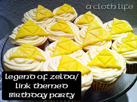 Legend of Zelda/ Link themed birthday party: triforce cupcakes