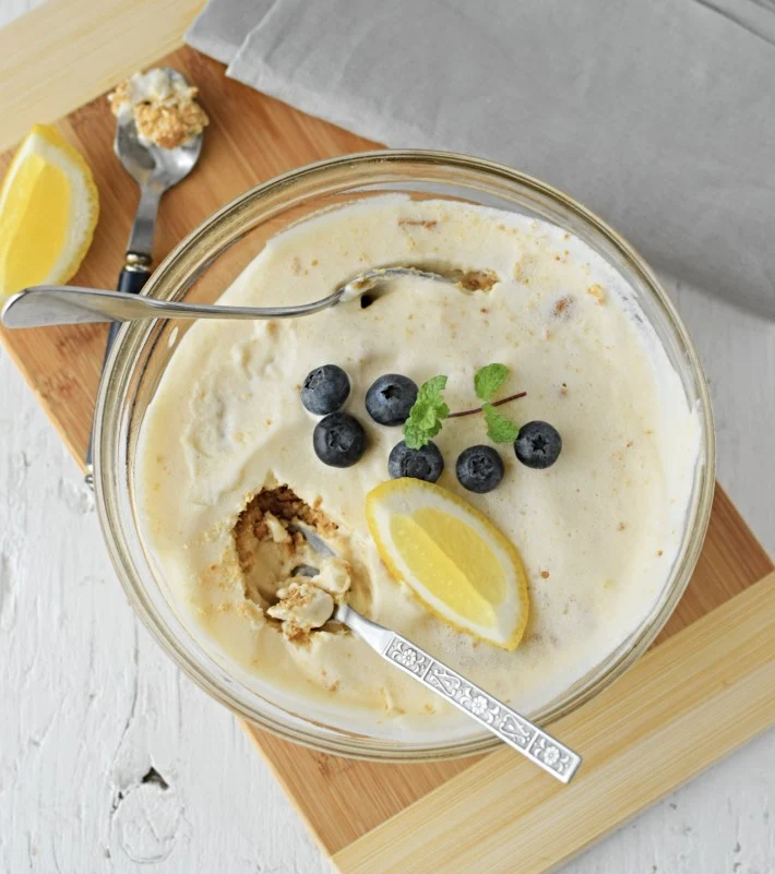 Espuma de limón con galletas sin leche condensada, nata o huevos, sólo 4 ingredientes