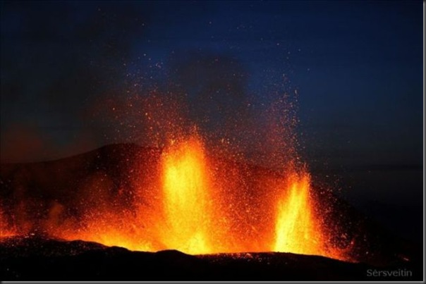 Uma erupção do vulcão islandês (16)