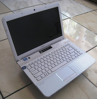 jual sony vaio, laptop 2 jutaan, intel core i3 sandybridge, sony vaio vpceg1bfx/w