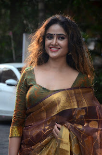 Sony Charishta Hot Saree Photos at Silk and Cotton Expo Showroom Launch