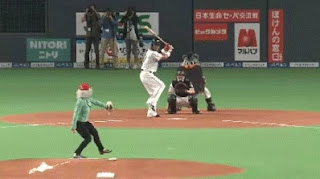 吉田えり 始球式 日ハム 日本ハムファイターズ ナックル gif