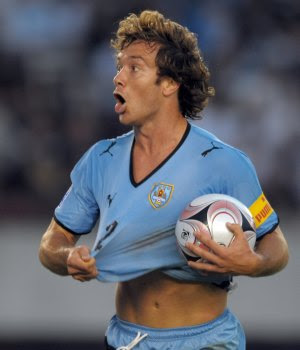 diego lugano, capitán de Uruguay en Sudáfrica 2010