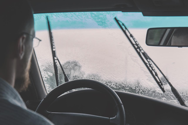 The right time for a car wiper replacement The right time for a car wiper replacement