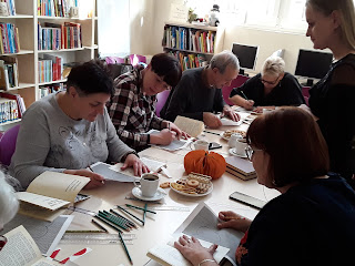 Warsztaty; Book folding; Czytelnia Biblioteki na Bocianowie w Bydgoszczy; Klub Seniora "Bociania Oaza" Bydgoszcz