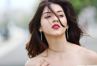 Mehreen Pirzada with Cute Expressions