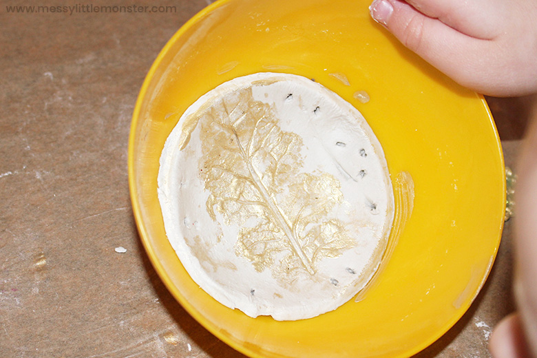 leaf print clay bowl