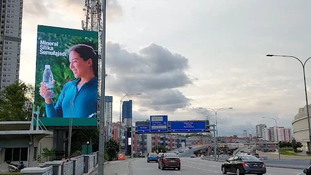 Spritzer Ad Bukit Jalil Highway KL Digital Outdoor Advertising NEXT TO PAVILION Bukit Jalil Malaysia LED Screen Advertising