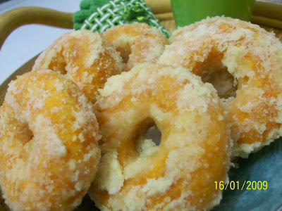 Periuktanah: Cucur Badak dan Kuih Gelang (Keria)