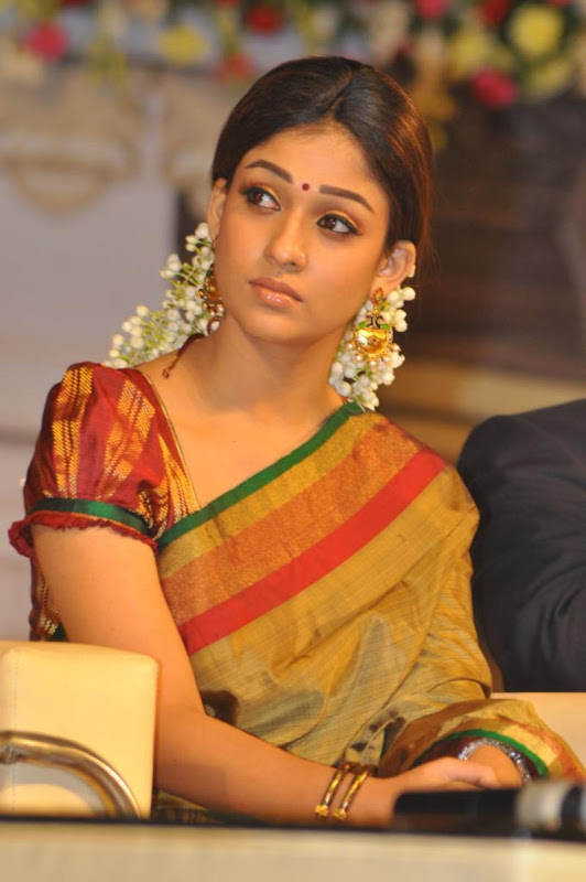 Tamil Movie Actress Nayantara Latest Cute Saree Photos gallery pictures