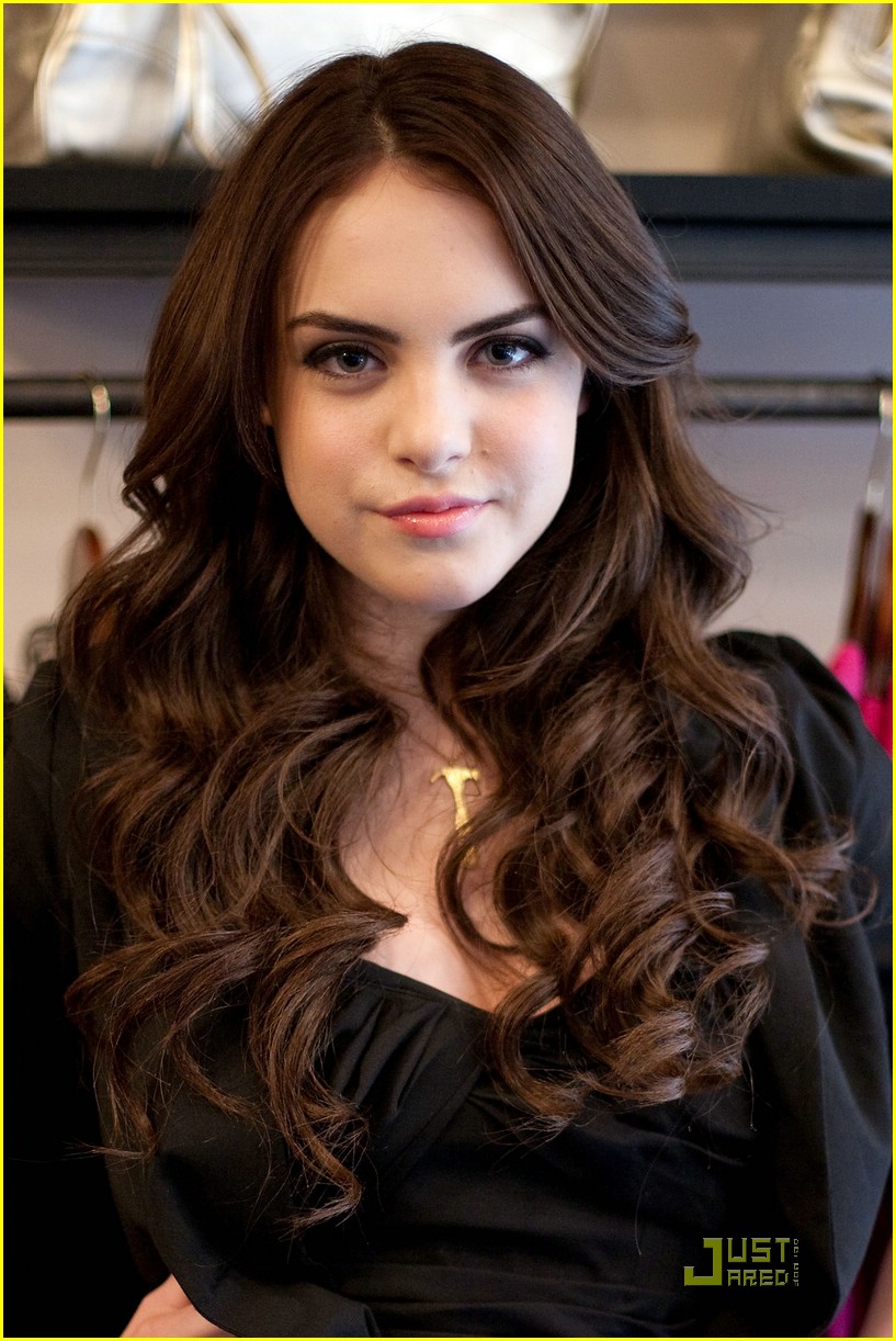 Elizabeth Gillies