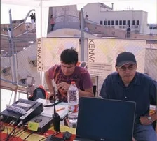 Operadores de la estación especial de radioaficionados instalada en La Pedrera