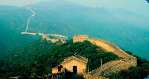 What is the total length of the Great Wall of China?