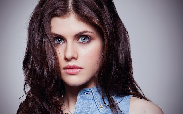 Alexandra Daddario Wallpapers Free Download