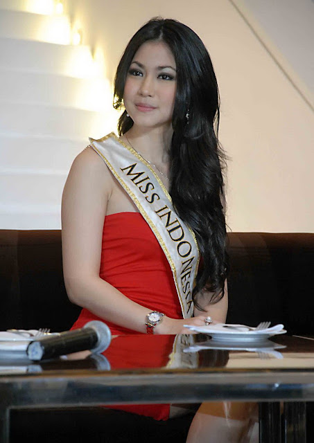 bugil telanjang Gambar Karenina Sunny Halim Miss Indonesia 2009