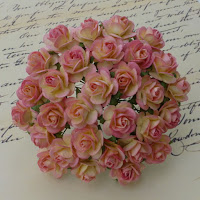 https://www.essy-floresy.pl/pl/p/Kwiatki-Open-Roses-dwutonowe-kremowo-rozowe-10mm/981