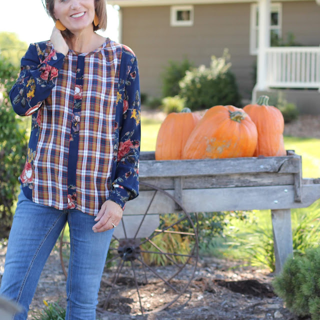 Style Maker Fabrics' Fall Blog tour - 2018 using Style Maker Fabrics' Floral Rayon Crepe and Rayon Plaid Shirting for Vogue 9086 - button cuff