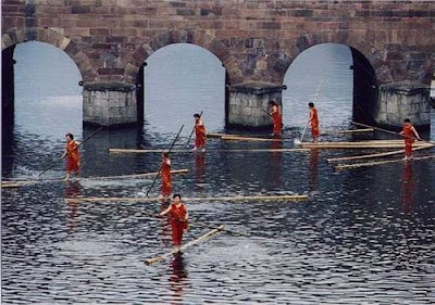 Unusual Way of River Crossing Seen On www.coolpicturegallery.net