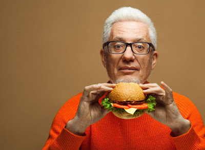 6 Surprising Side Effects of Eating a Burger, Says Science