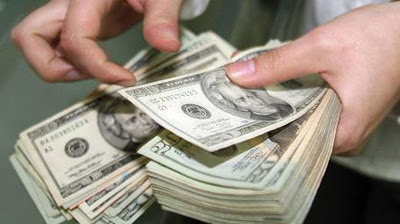 Un dólar casi planchado cerró la semana debajo de los $ 17,80