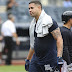 EL MÁSCARA GARY SÁNCHEZ DE LOS YANKEES DE NUEVA YORK RECIBE PRIMERA INYECCIÓN DE VACUNA CONTRA LA COVID-19