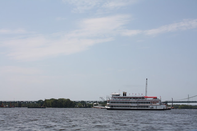 Sailing by other boats on the Mississippi River