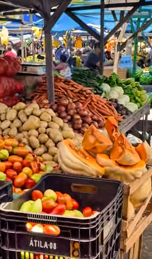 feira livre frutas legumes verduras achiles leal estatuas historia