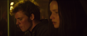 Finnick and Katniss in the bunker of District 13 - Mockingjay Part 1