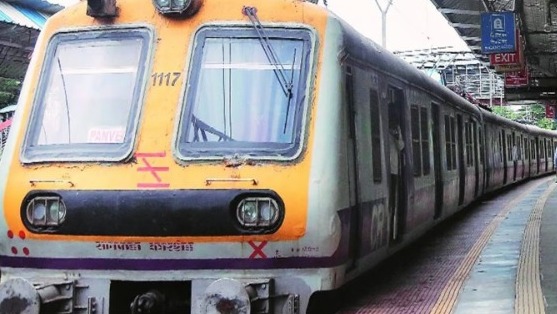 Commuter Murder Mumbai Local: मुंबई लोकलमध्ये प्रवाशाची हत्या! गर्दुल्यांकडून ट्रेनमध्ये हैदोस