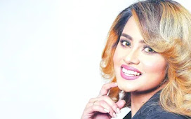 সতেজ হাসি