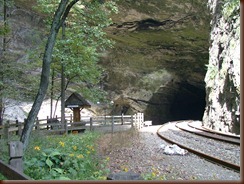 2011_1002NATURAL_TUNNEL0011