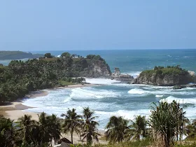 4 Keunikan Tempat Wisata di Pacitan Yakni Pantai Klayar