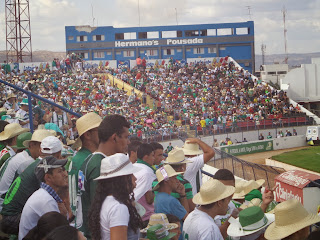 Estádio Romeirão lotado.