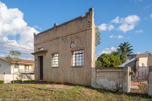 Uma fachada na Domingos Greca