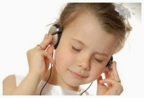 girllisteningtomusic