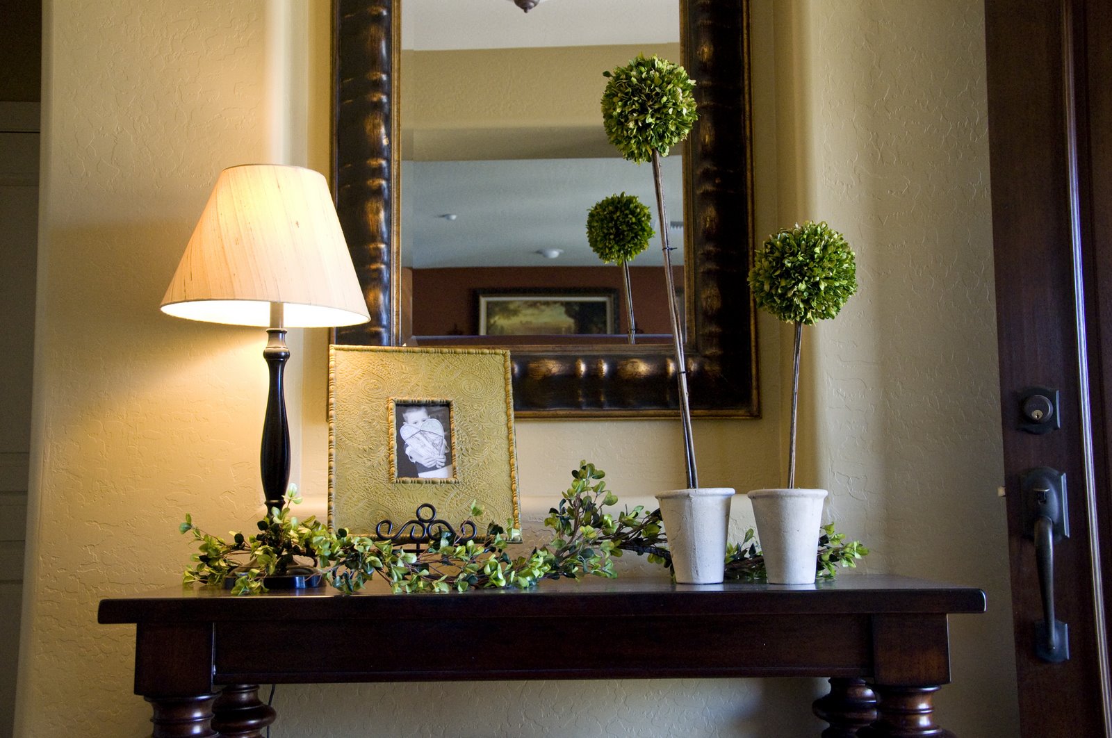 Foyer Table Decorating Ideas